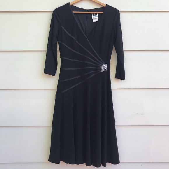 Tadashi Shoji Dresses & Skirts - Tadashi Shoji Size Large Long Sleeve Dress